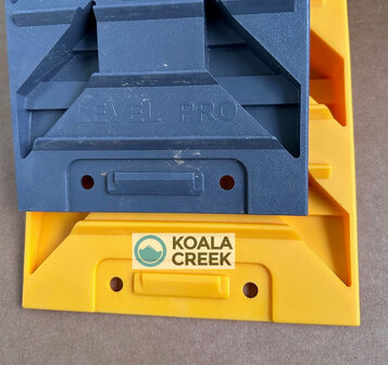 KOALA CREEK&reg; LEVEL-IT complete  set met 2 levellers, 2 keggen en waterpas in tas